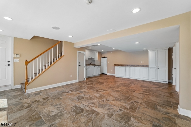 1050 Pines Lake Dr