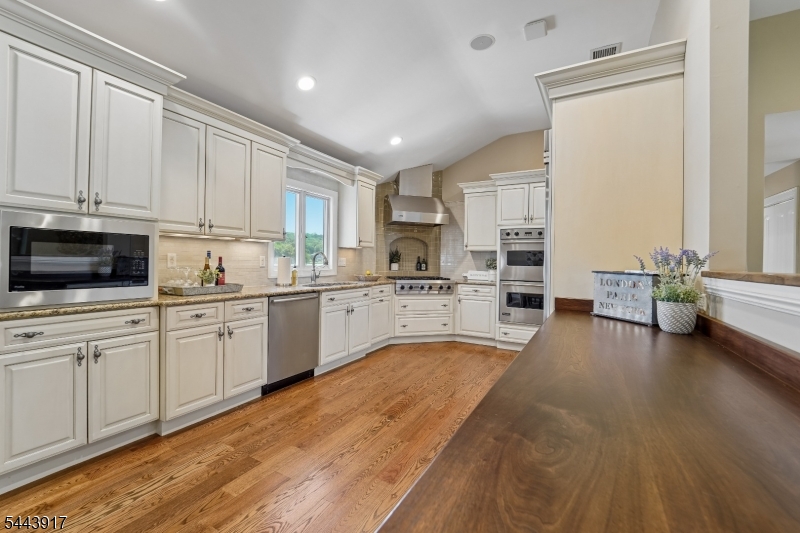 1050 Pines Lake Dr