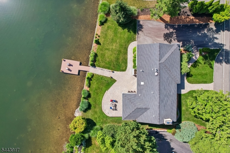1050 Pines Lake Dr