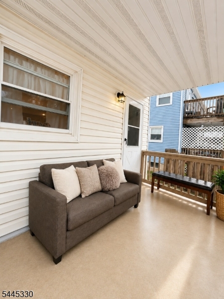 161 W Inman Ave
