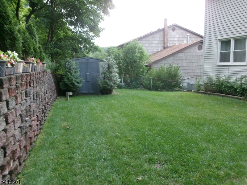 12 Wolfe Dr