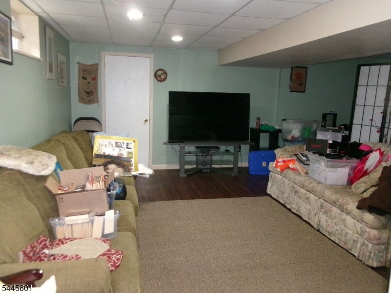 12 Wolfe Dr