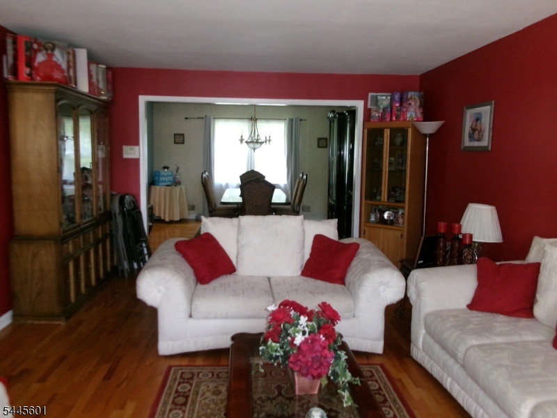 12 Wolfe Dr