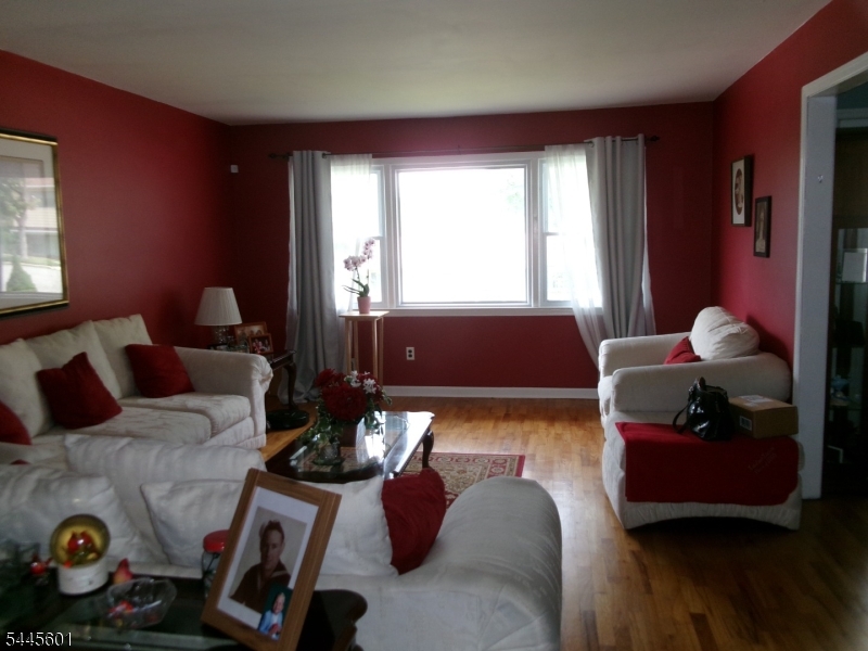 12 Wolfe Dr