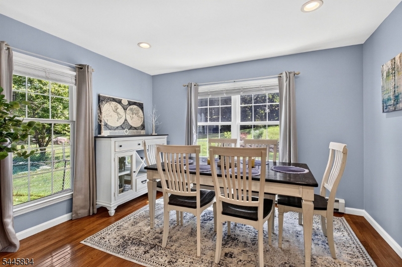 8 Cross Oak Ln