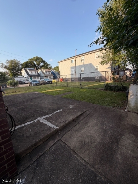 81 Mount Vernon Ave