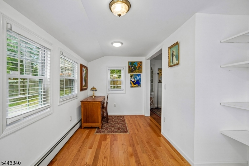 25 Lake Dr West