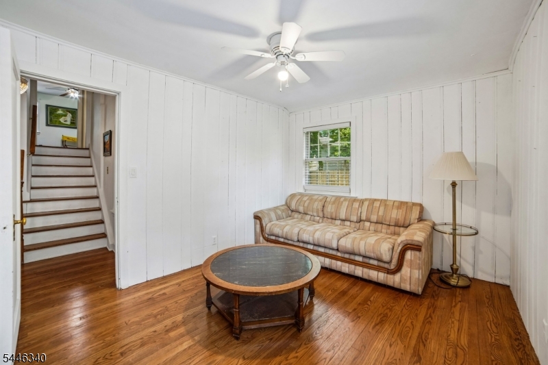 25 Lake Dr West