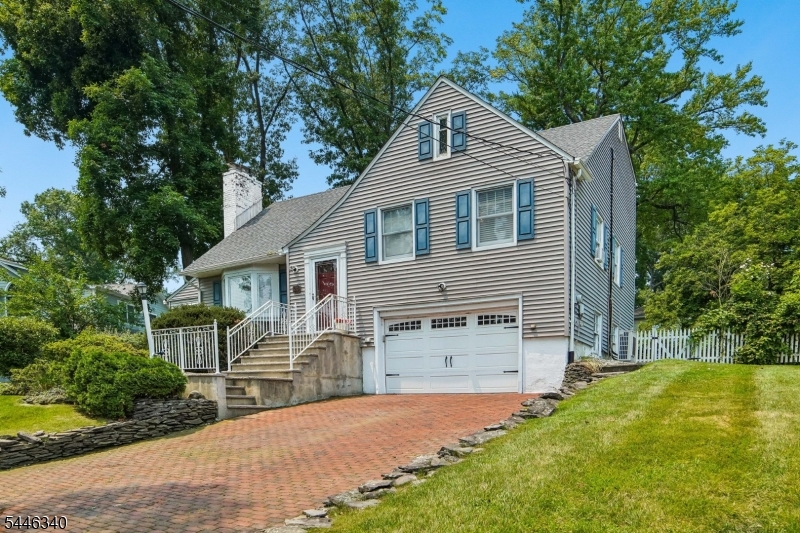 25 Lake Dr West