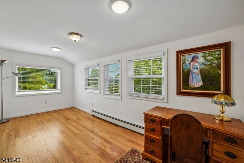 25 Lake Dr West