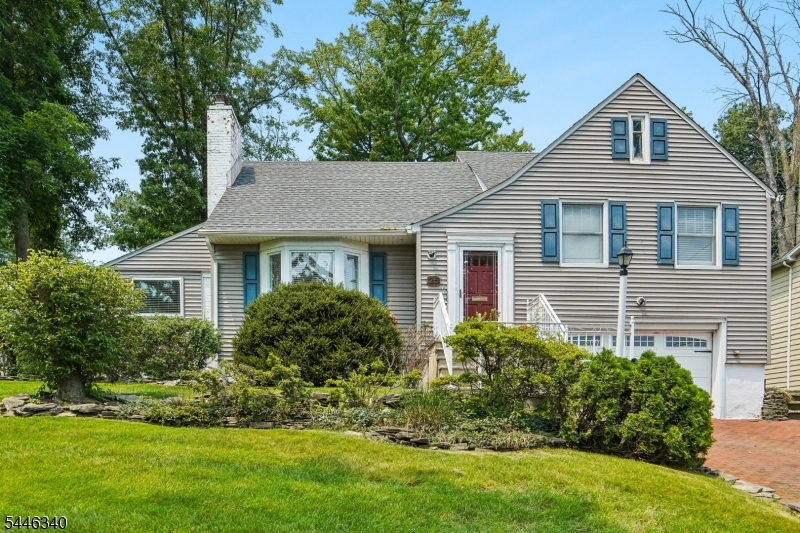 25 Lake Dr West