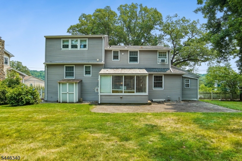 25 Lake Dr West