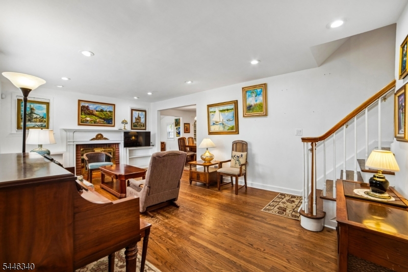 25 Lake Dr West