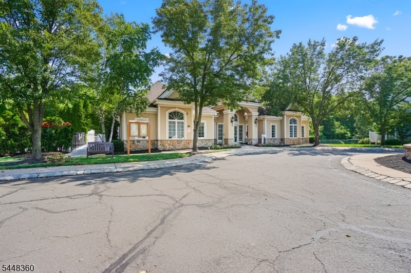 159 George Russell Way