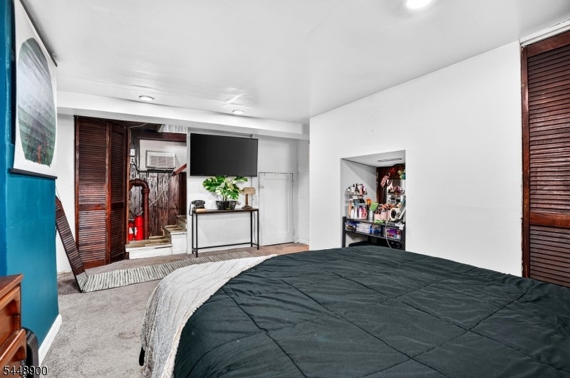 90 7Th St
