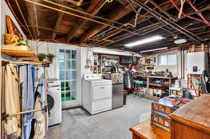 90 7Th St