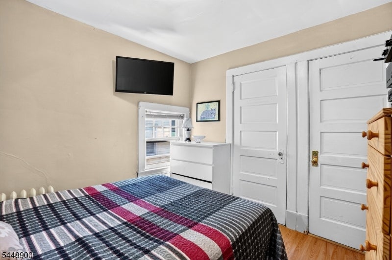 90 7Th St