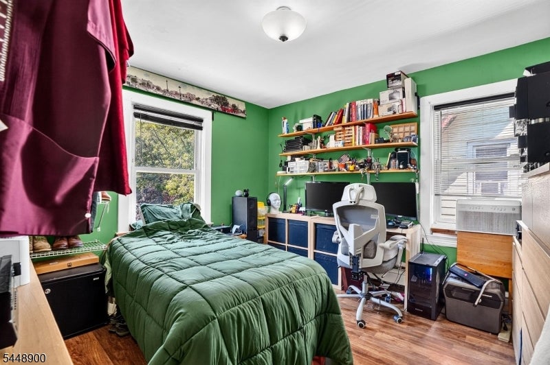 90 7Th St