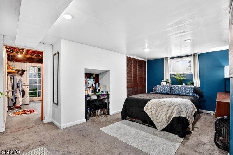 90 7Th St