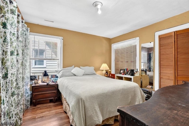 90 7Th St