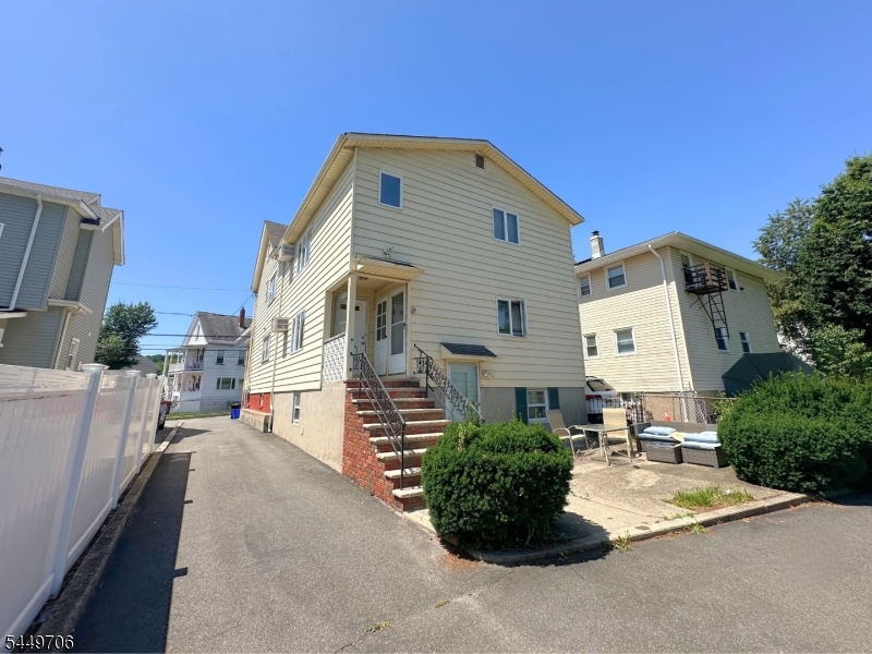 120 Fenner Ave 2