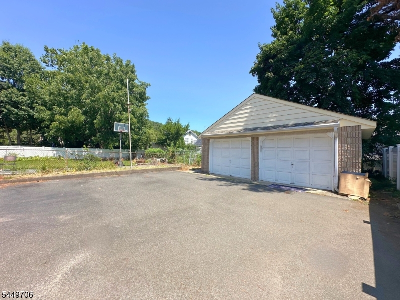 120 Fenner Ave 2