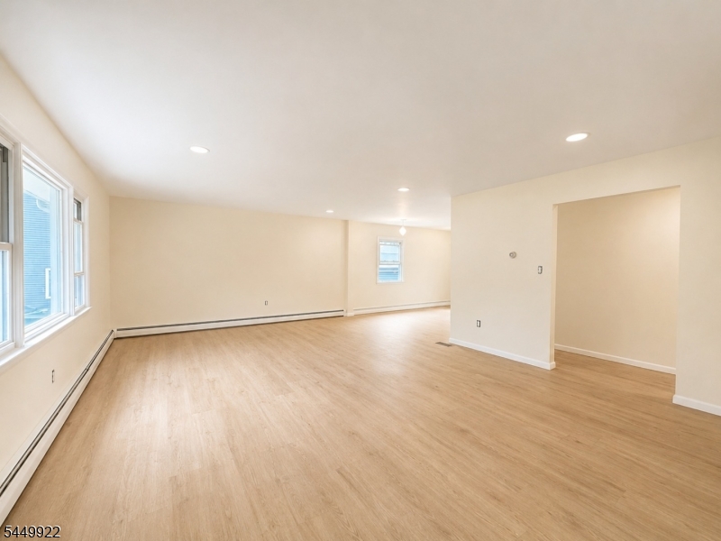 28 Carr St 1