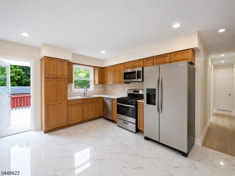 28 Carr St 1