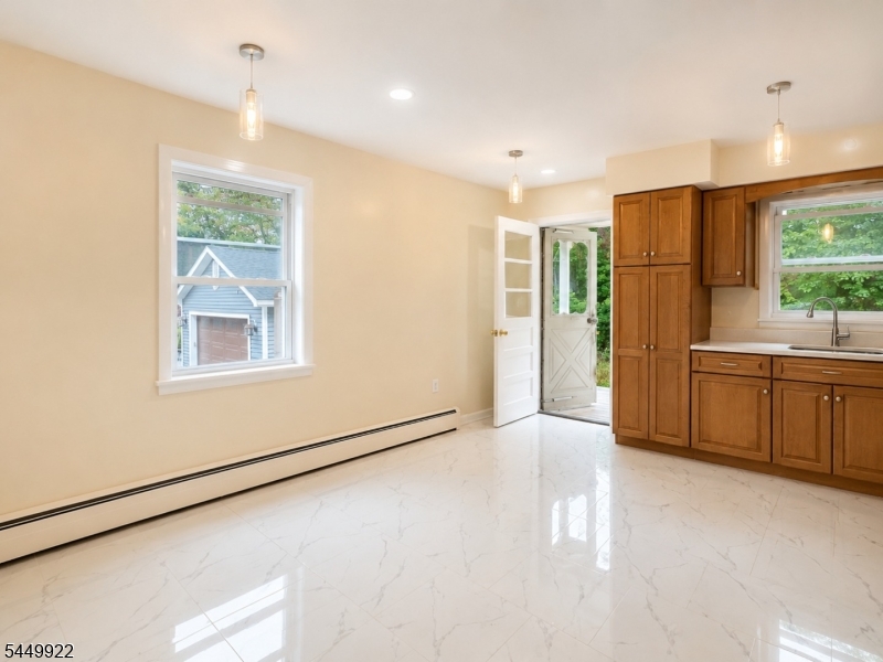 28 Carr St 1