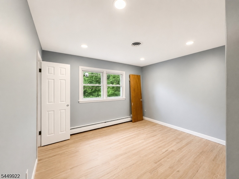 28 Carr St 1