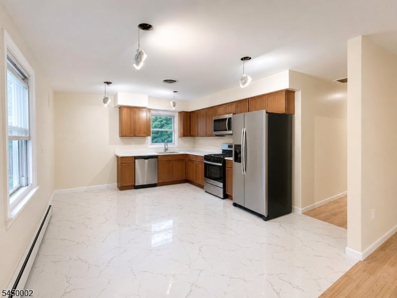 28 Carr St 2