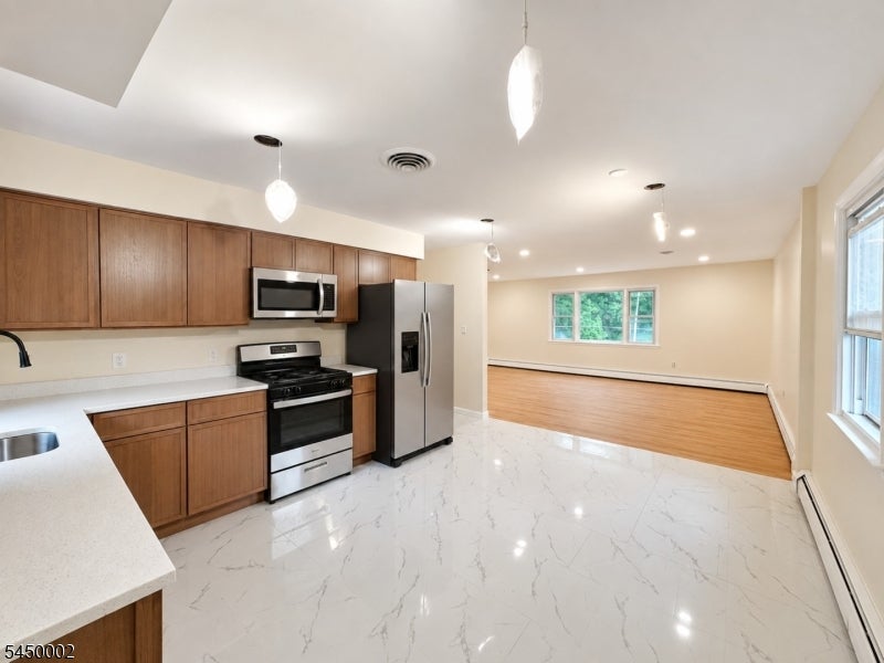 28 Carr St 2