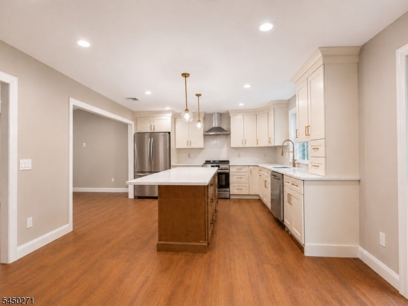 220 Brook Valley Rd
