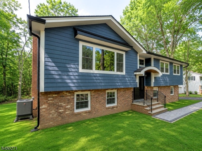 220 Brook Valley Rd
