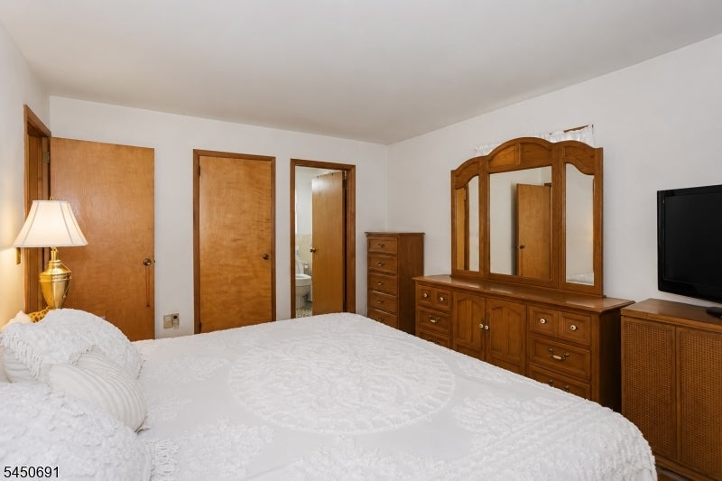 340 Saddle River Rd