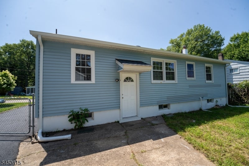 219 Haroldson Pl