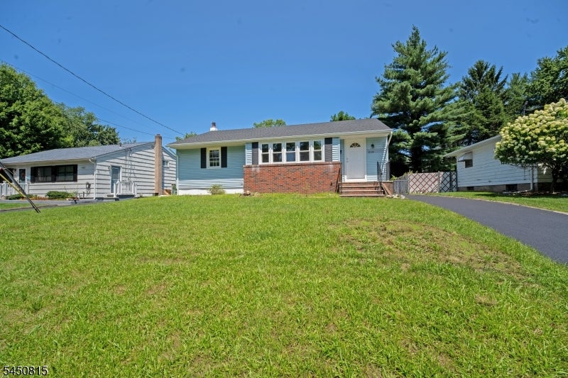 219 Haroldson Pl
