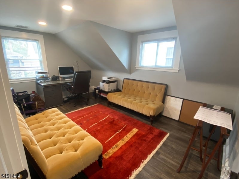 1 Lansing Pl 2