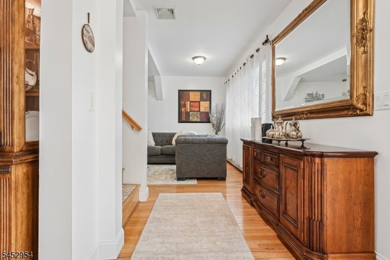 91 Redwood Ave