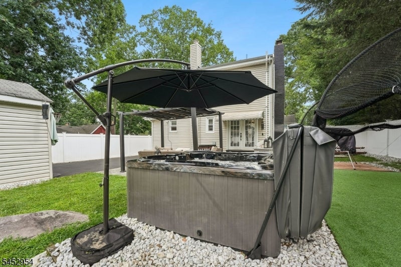 91 Redwood Ave