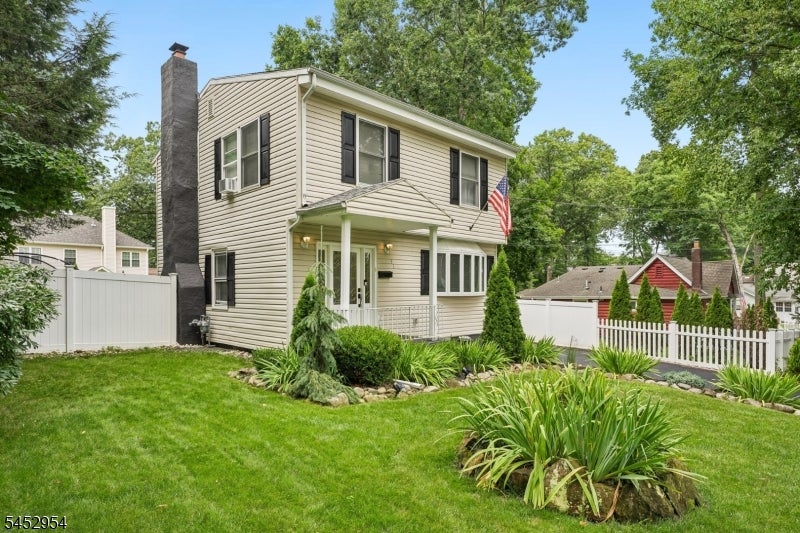 91 Redwood Ave