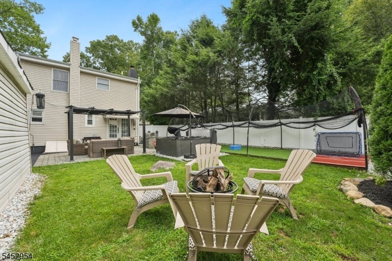 91 Redwood Ave