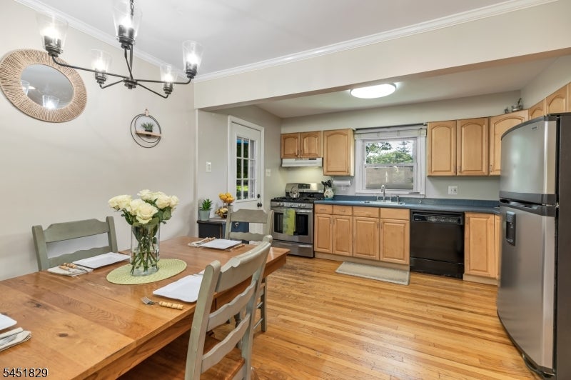 13 Maple Rd