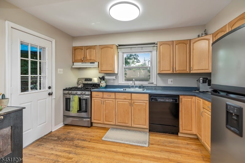 13 Maple Rd