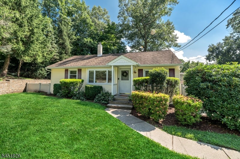 13 Maple Rd