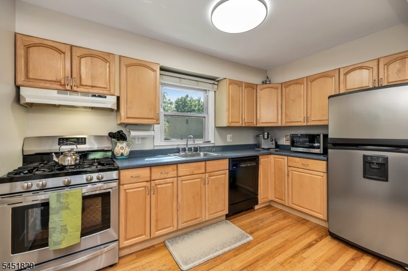 13 Maple Rd