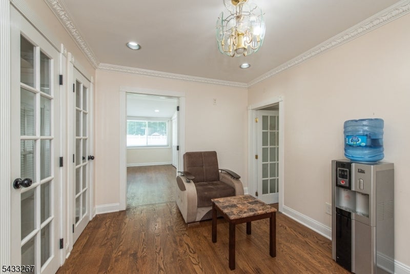 42 W Spring Valley Ave