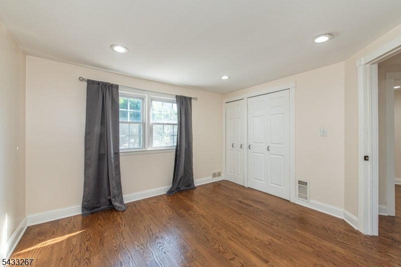 42 W Spring Valley Ave