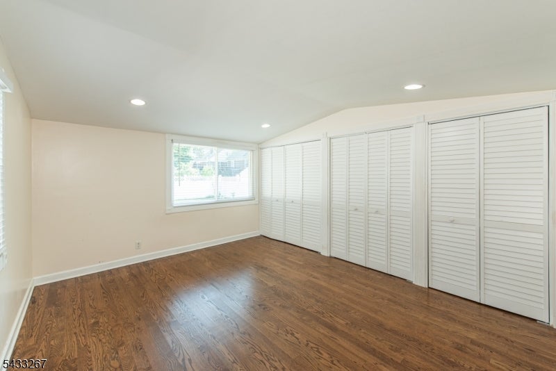 42 W Spring Valley Ave