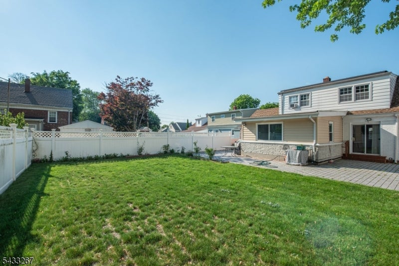 42 W Spring Valley Ave